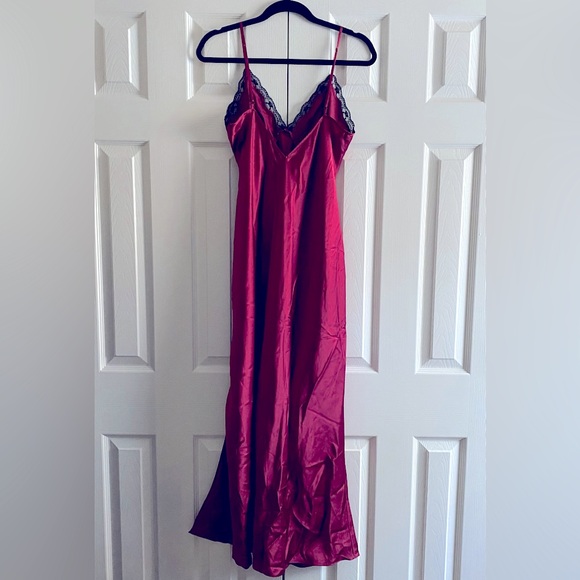 VALERIE STEVENS RED SILK BLACK LACE ELEGANT LINGERIE GOWN ROMANTIC LOUNGE L - Picture 2 of 10
